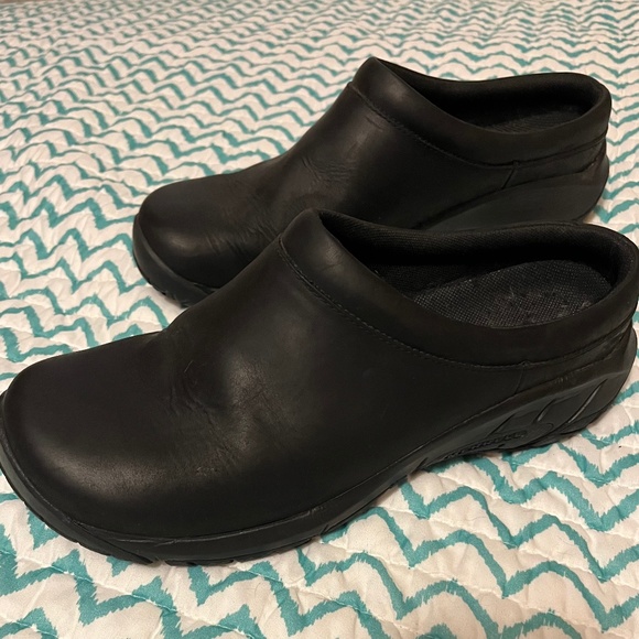 Merrell black shoes - Picture 1 of 5